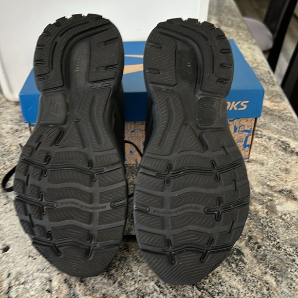 New - Brooks Ghost 15 Sneakers - Picture 2 of 2